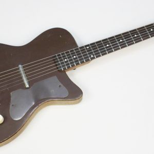 Silvertone U1 1960 - Brown - Bottle Neck Headstock - Amazing Upgrades front of the whole guitar