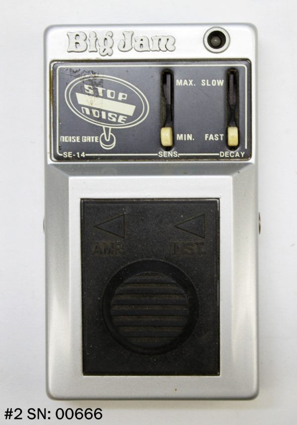 Multivox Big Jam SE-14, Multivox Big Jam Noise Gate, Multivox SE-14, Big Jam SE-14 Stop Noise, Multivox Stop Noise Gate, vintage noise gate pedal, MIJ effects pedal, Made in Japan pedal, Japanese guitar pedal, vintage guitar effects, rare guitar pedal, collectible effects pedal, analog noise gate, guitar noise suppressor, stompbox, vintage stompbox, 1970s guitar pedal, 1980s guitar pedal, grey black pedal, Multivox effects, Big Jam series, Firstman pedal, noise reduction pedal, guitar signal cleaner, pedalboard gear, retro effects pedal, classic Japanese effects, vintage pedal collector, guitar effects unit, rare MIJ stompbox