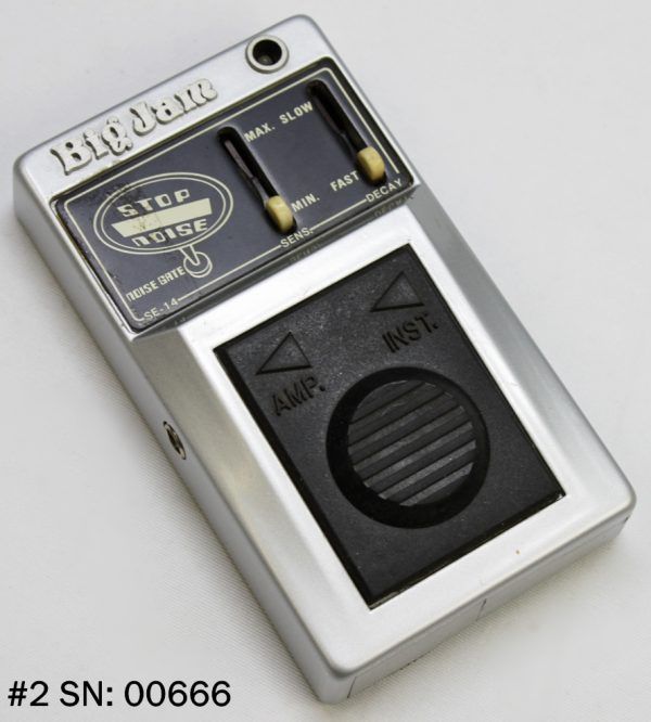 Multivox Big Jam SE-14, Multivox Big Jam Noise Gate, Multivox SE-14, Big Jam SE-14 Stop Noise, Multivox Stop Noise Gate, vintage noise gate pedal, MIJ effects pedal, Made in Japan pedal, Japanese guitar pedal, vintage guitar effects, rare guitar pedal, collectible effects pedal, analog noise gate, guitar noise suppressor, stompbox, vintage stompbox, 1970s guitar pedal, 1980s guitar pedal, grey black pedal, Multivox effects, Big Jam series, Firstman pedal, noise reduction pedal, guitar signal cleaner, pedalboard gear, retro effects pedal, classic Japanese effects, vintage pedal collector, guitar effects unit, rare MIJ stompbox