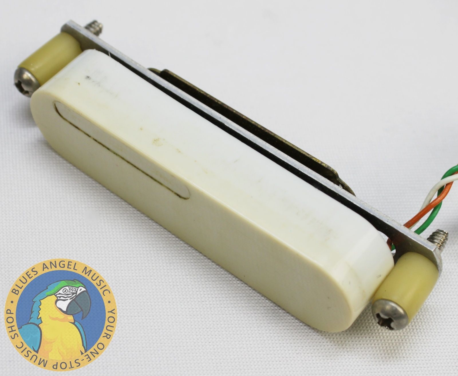 Fender Stratocaster Lace Sensor Gold Pickup - White front facing