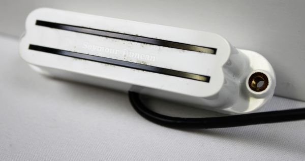 Seymour Duncan SHR-1b Hot Rails Strat Bridge Pickup - White main photo
