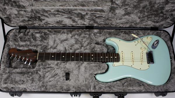 Fender American Professional Limited Edition Rosewood Neck Stratocaster 2017 - Daphne Blue **Upgraded Pickups** hard shell case included