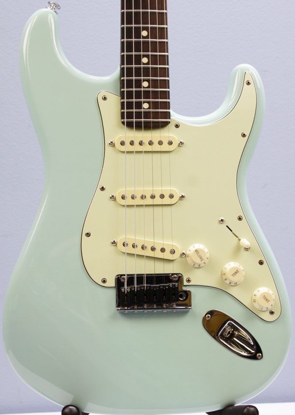 Fender American Professional Limited Edition Rosewood Neck Stratocaster 2017 - Daphne Blue **Upgraded Pickups** front facing body