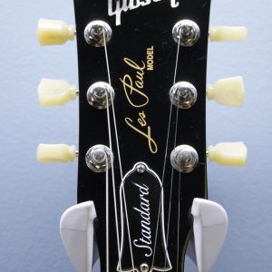 Gibson Les Paul Standard '60s 2020 - Sixties Cherry - Upgraded Pickups & Electronics front of headstock dead on