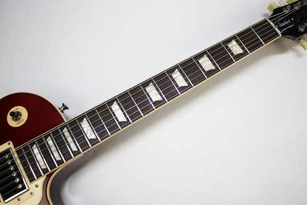 Gibson Les Paul Standard '60s 2020 - Sixties Cherry - Upgraded Pickups & Electronics front of neck with rosewood fretboard
