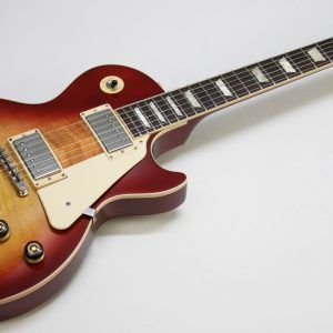 Gibson Les Paul Standard '60s 2020 - Sixties Cherry - Upgraded Pickups & Electronics front of the whole guitar
