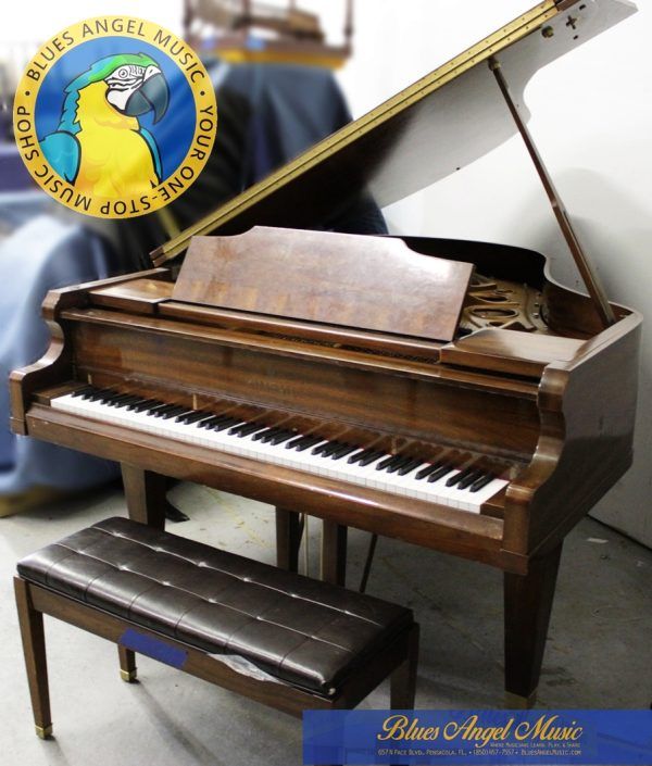Kimball 582H, Kimball grand piano, 5'8" grand piano, Kimball 582H 1987, walnut grand piano, baby grand piano walnut, Kimball piano vintage, acoustic grand piano, polished walnut piano, classic grand piano, 1980s Kimball piano, Kimball baby grand, grand piano 5 foot 8 inch, traditional wood finish piano, home grand piano, studio grand piano, American made piano, Kimball furniture finish piano