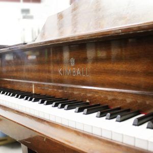 Kimball 582H, Kimball grand piano, 5'8" grand piano, Kimball 582H 1987, walnut grand piano, baby grand piano walnut, Kimball piano vintage, acoustic grand piano, polished walnut piano, classic grand piano, 1980s Kimball piano, Kimball baby grand, grand piano 5 foot 8 inch, traditional wood finish piano, home grand piano, studio grand piano, American made piano, Kimball furniture finish piano