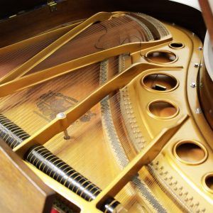 Kimball 582H, Kimball grand piano, 5'8" grand piano, Kimball 582H 1987, walnut grand piano, baby grand piano walnut, Kimball piano vintage, acoustic grand piano, polished walnut piano, classic grand piano, 1980s Kimball piano, Kimball baby grand, grand piano 5 foot 8 inch, traditional wood finish piano, home grand piano, studio grand piano, American made piano, Kimball furniture finish piano