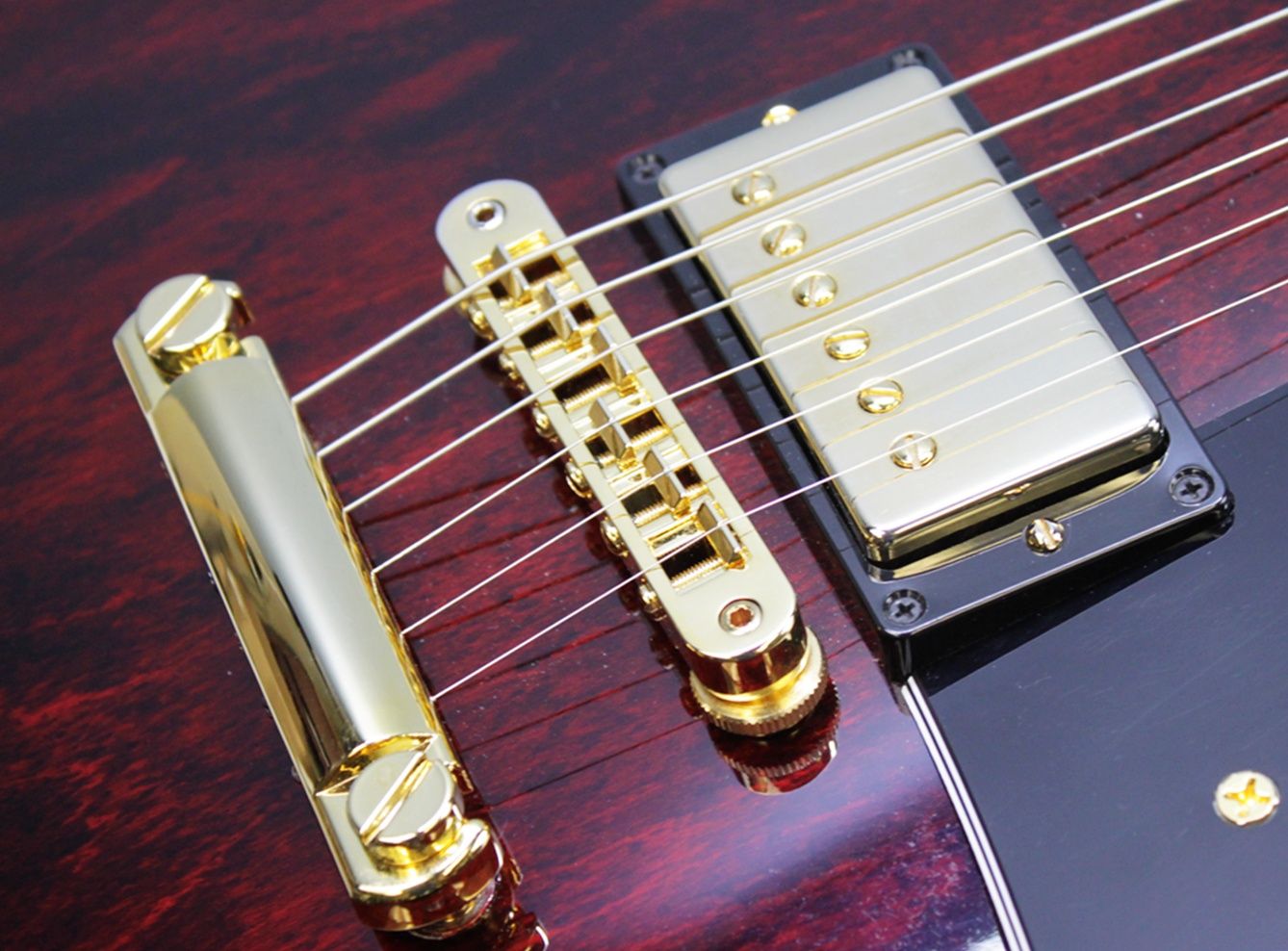 Gibson, Les Paul Custom, Les Paul Custom 70s, Gibson Les Paul Custom, Wine Red, 2025 Gibson, electric guitar, solid body guitar, mahogany body, maple top, set neck, 70s profile neck, volute neck, ebony fingerboard, nitrocellulose lacquer, dual humbuckers, gold hardware, rock guitar, blues guitar, hard rock, classic rock, premium electric guitar, USA made guitar, Gibson USA, 6 string guitar, carved maple top, wine red finish, custom series, Les Paul electric, vintage style guitar, modern classic guitar