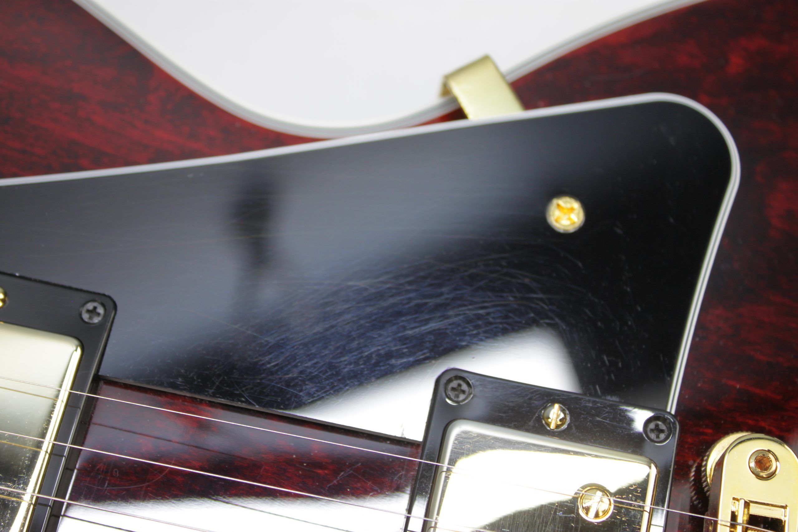 Gibson, Les Paul Custom, Les Paul Custom 70s, Gibson Les Paul Custom, Wine Red, 2025 Gibson, electric guitar, solid body guitar, mahogany body, maple top, set neck, 70s profile neck, volute neck, ebony fingerboard, nitrocellulose lacquer, dual humbuckers, gold hardware, rock guitar, blues guitar, hard rock, classic rock, premium electric guitar, USA made guitar, Gibson USA, 6 string guitar, carved maple top, wine red finish, custom series, Les Paul electric, vintage style guitar, modern classic guitar
