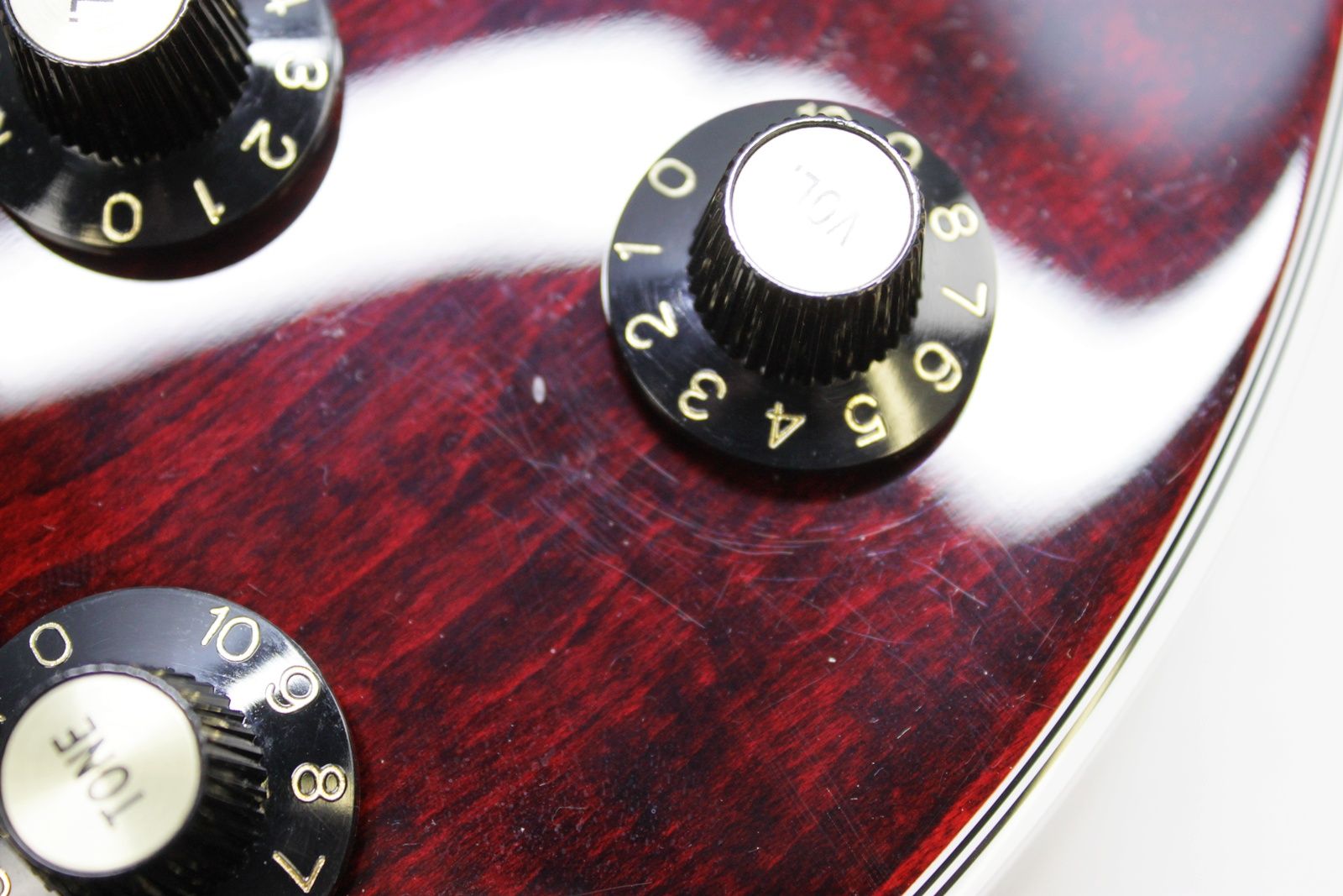 Gibson, Les Paul Custom, Les Paul Custom 70s, Gibson Les Paul Custom, Wine Red, 2025 Gibson, electric guitar, solid body guitar, mahogany body, maple top, set neck, 70s profile neck, volute neck, ebony fingerboard, nitrocellulose lacquer, dual humbuckers, gold hardware, rock guitar, blues guitar, hard rock, classic rock, premium electric guitar, USA made guitar, Gibson USA, 6 string guitar, carved maple top, wine red finish, custom series, Les Paul electric, vintage style guitar, modern classic guitar