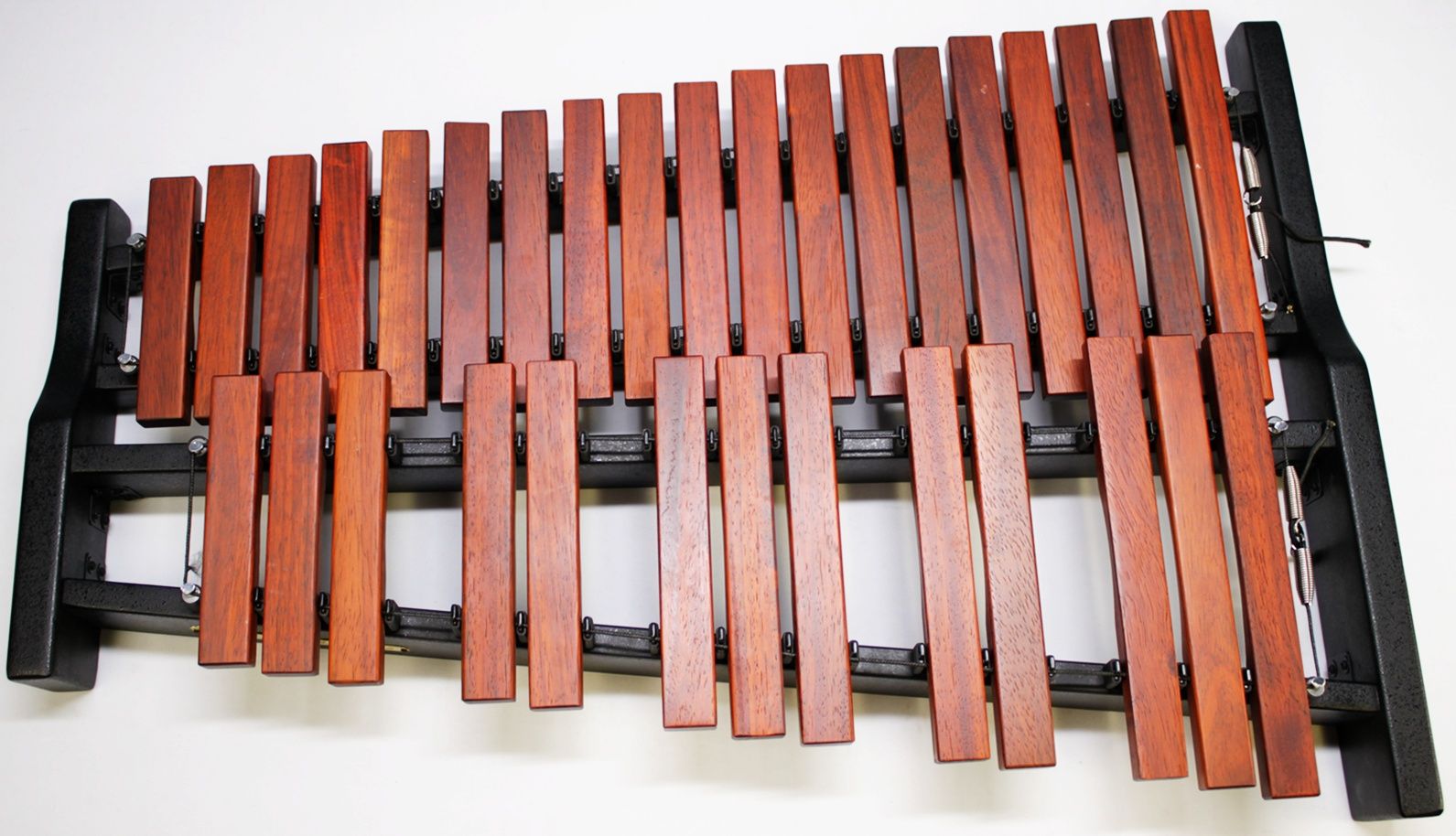 Ludwig, Musser, LMXYLO, student xylophone, xylophone kit, percussion kit, educational percussion, classroom xylophone, practice xylophone, mallet instrument, orchestra percussion, band instrument, student percussion, portable xylophone, bell kit, practice pad, percussion stand, drumsticks, rolling case, 2010s, standard model, school band, concert band, marching percussion, beginner xylophone, used percussion gear