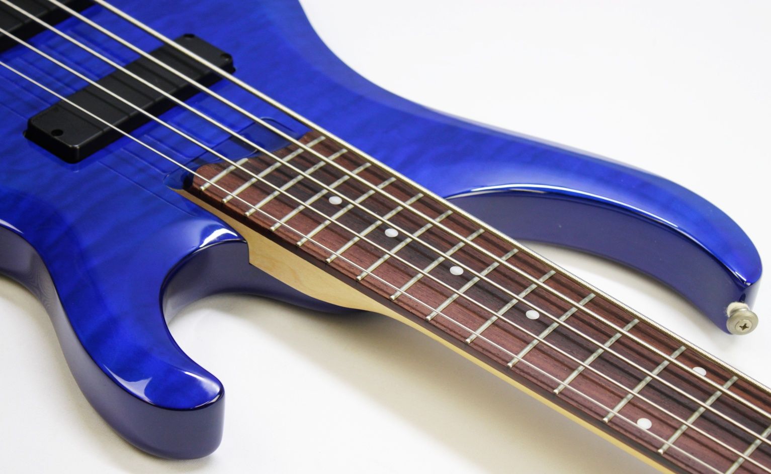 Ibanez, BTB400QM, BTB400QM-TB, Transparent Blue, 2001 Ibanez BTB400QM, 2002 Ibanez BTB400QM, Ibanez BTB bass, Ibanez bass guitar, 4-string bass, active bass, quilted maple top, basswood body, 35 inch scale, neck-through feel, BTB series, Korean made Ibanez, South Korea bass, rosewood fretboard, maple walnut neck, HH pickups, Vari-mid EQ, mono-rail bridge, blue bass guitar, transparent blue finish, extended scale bass, modern bass guitar, ergonomic bass, Ibanez Standard series, passive pickups active preamp, Gotoh tuners, BTB400QM Standard, early 2000s Ibanez bass, professional bass guitar, rock bass, metal bass, fusion bass, progressive bass