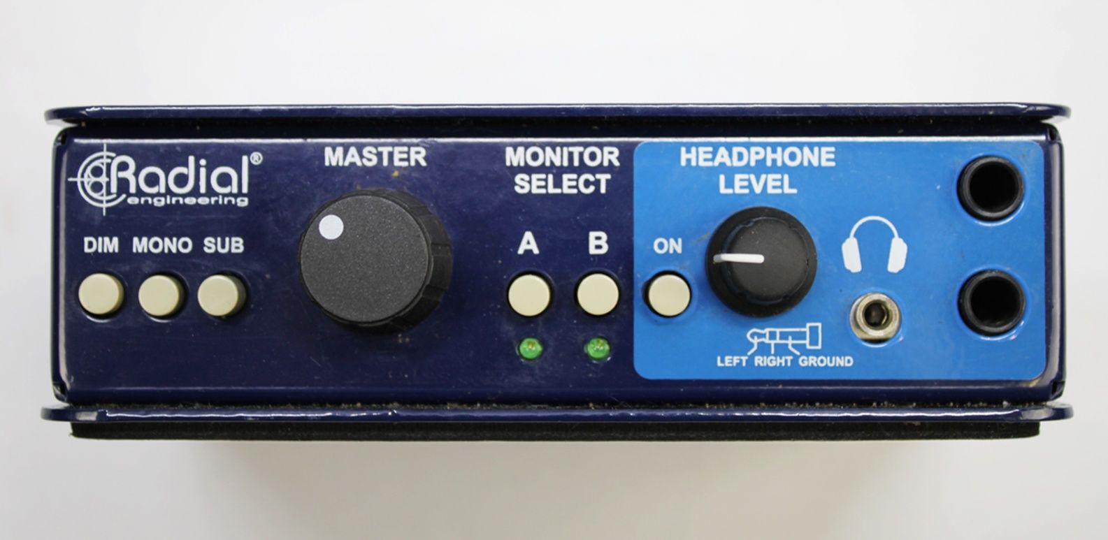 Radial MC3, Radial MC3 Monitor Controller, Radial Engineering MC3, Passive Monitor Controller, Studio Monitor Controller, Monitor Switcher, Speaker Controller, Monitor Management System, Studio Monitoring, Audio Monitoring, Reference Monitor Controller, Dual Monitor Switching, Subwoofer Control, Headphone Amplifier, Passive Audio Path, Transparent Audio, Mono Switch, Dim Switch, Monitor A/B Switching, Mixing Studio, Recording Studio Gear, Professional Audio, Studio Equipment, Audio Router, Balanced Audio, Desktop Monitor Controller, Control Room Monitoring, Radial Audio, Pro Audio Accessories