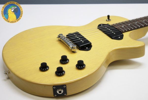 Heritage H-137, Heritage H137, H-137 guitar, Heritage guitar, solid body electric guitar, mahogany electric guitar, one-piece mahogany body, solid mahogany guitar, mahogany body guitar, American electric guitar, vintage style electric guitar, single cut electric guitar, dual pickup guitar, professional electric guitar, warm tone guitar, blues guitar, rock guitar, classic rock guitar, tone machine, Kalamazoo guitar, Heritage Guitars, USA made guitar, handcrafted electric guitar, boutique electric guitar, vintage inspired guitar, collectible guitar, premium electric guitar