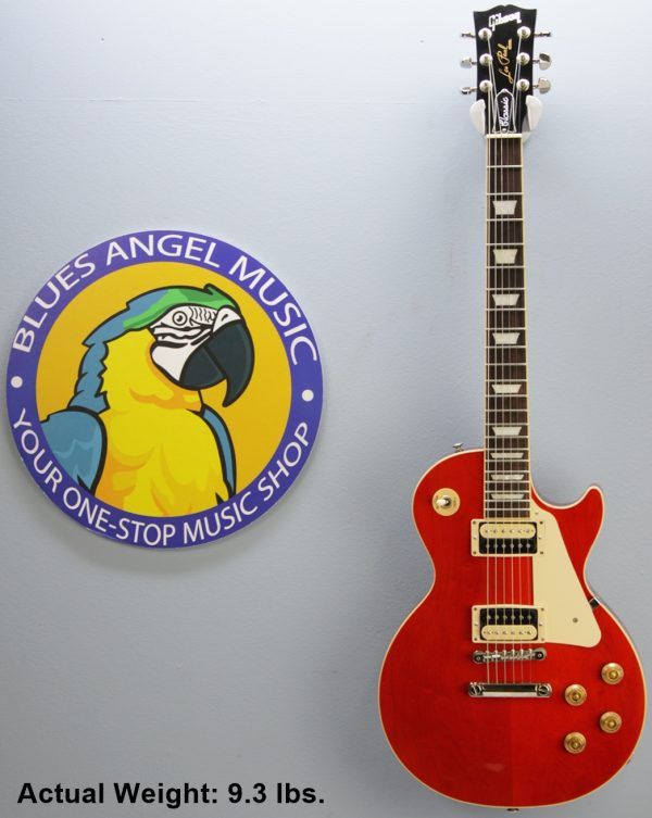 Strap on Gibson’s Les Paul Classic, and you’ll experience iconic tone and uncompromising playability. A time-tested combination of maple and mahogany serves up the tone that’s fueled a million rock anthems, while 60s Burstbucker pickups inject your playing with loads of midrange muscle and sizzling overtones.