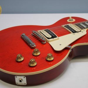 Strap on Gibson’s Les Paul Classic, and you’ll experience iconic tone and uncompromising playability. A time-tested combination of maple and mahogany serves up the tone that’s fueled a million rock anthems, while 60s Burstbucker pickups inject your playing with loads of midrange muscle and sizzling overtones.