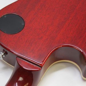 Strap on Gibson’s Les Paul Classic, and you’ll experience iconic tone and uncompromising playability. A time-tested combination of maple and mahogany serves up the tone that’s fueled a million rock anthems, while 60s Burstbucker pickups inject your playing with loads of midrange muscle and sizzling overtones.