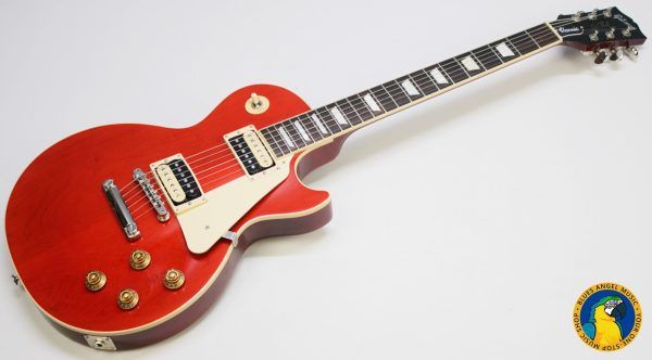 Strap on Gibson’s Les Paul Classic, and you’ll experience iconic tone and uncompromising playability. A time-tested combination of maple and mahogany serves up the tone that’s fueled a million rock anthems, while 60s Burstbucker pickups inject your playing with loads of midrange muscle and sizzling overtones.
