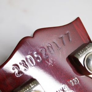Strap on Gibson’s Les Paul Classic, and you’ll experience iconic tone and uncompromising playability. A time-tested combination of maple and mahogany serves up the tone that’s fueled a million rock anthems, while 60s Burstbucker pickups inject your playing with loads of midrange muscle and sizzling overtones.