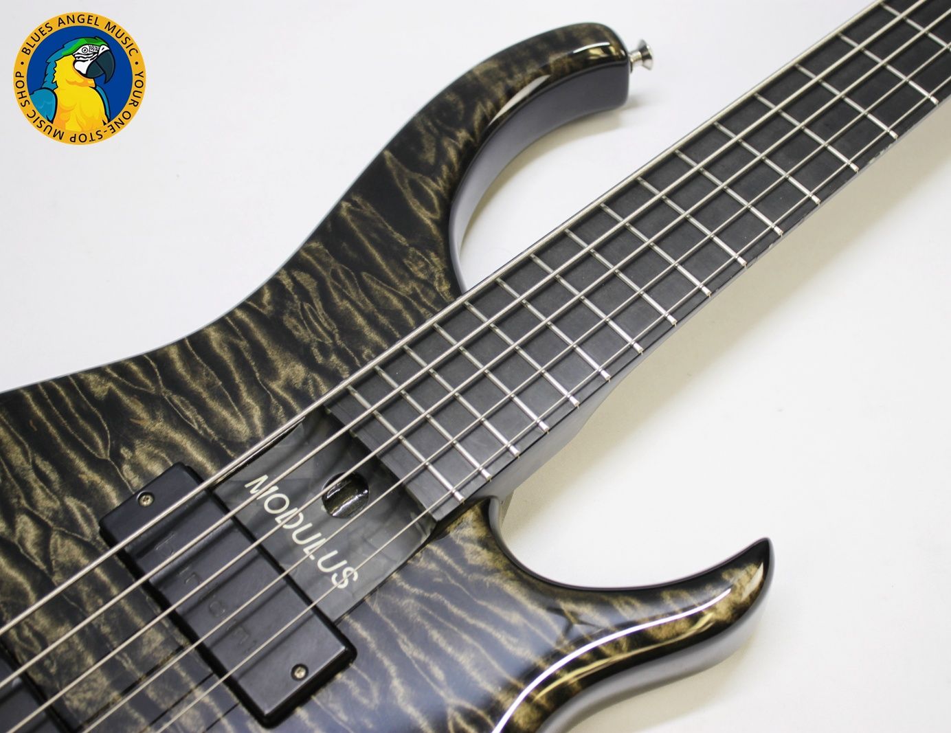 Modulus Quantum V, Modulus Quantum 5, Modulus Q5, 2004 Modulus Quantum V, Modulus Bass, Modulus 5 String Bass, 5 String Bass, Five String Bass, Graphite Neck Bass, Modulus Graphite Neck, Graphite Bass, Quilted Maple Bass, Quilted Maple Top, Silver Burst Bass, Silverburst Bass, Quilted Silver Burst, Bartolini Pickups, Bartolini Bass Pickups, Active Bass, Active Electronics, USA Bass, Made in USA, 2000s Bass, Boutique Bass, High End Bass, Professional Bass, Extended Scale Bass, 35 Inch Scale, Modulus Quantum Bass