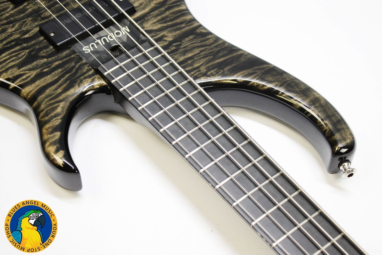 Modulus Quantum V, Modulus Quantum 5, Modulus Q5, 2004 Modulus Quantum V, Modulus Bass, Modulus 5 String Bass, 5 String Bass, Five String Bass, Graphite Neck Bass, Modulus Graphite Neck, Graphite Bass, Quilted Maple Bass, Quilted Maple Top, Silver Burst Bass, Silverburst Bass, Quilted Silver Burst, Bartolini Pickups, Bartolini Bass Pickups, Active Bass, Active Electronics, USA Bass, Made in USA, 2000s Bass, Boutique Bass, High End Bass, Professional Bass, Extended Scale Bass, 35 Inch Scale, Modulus Quantum Bass