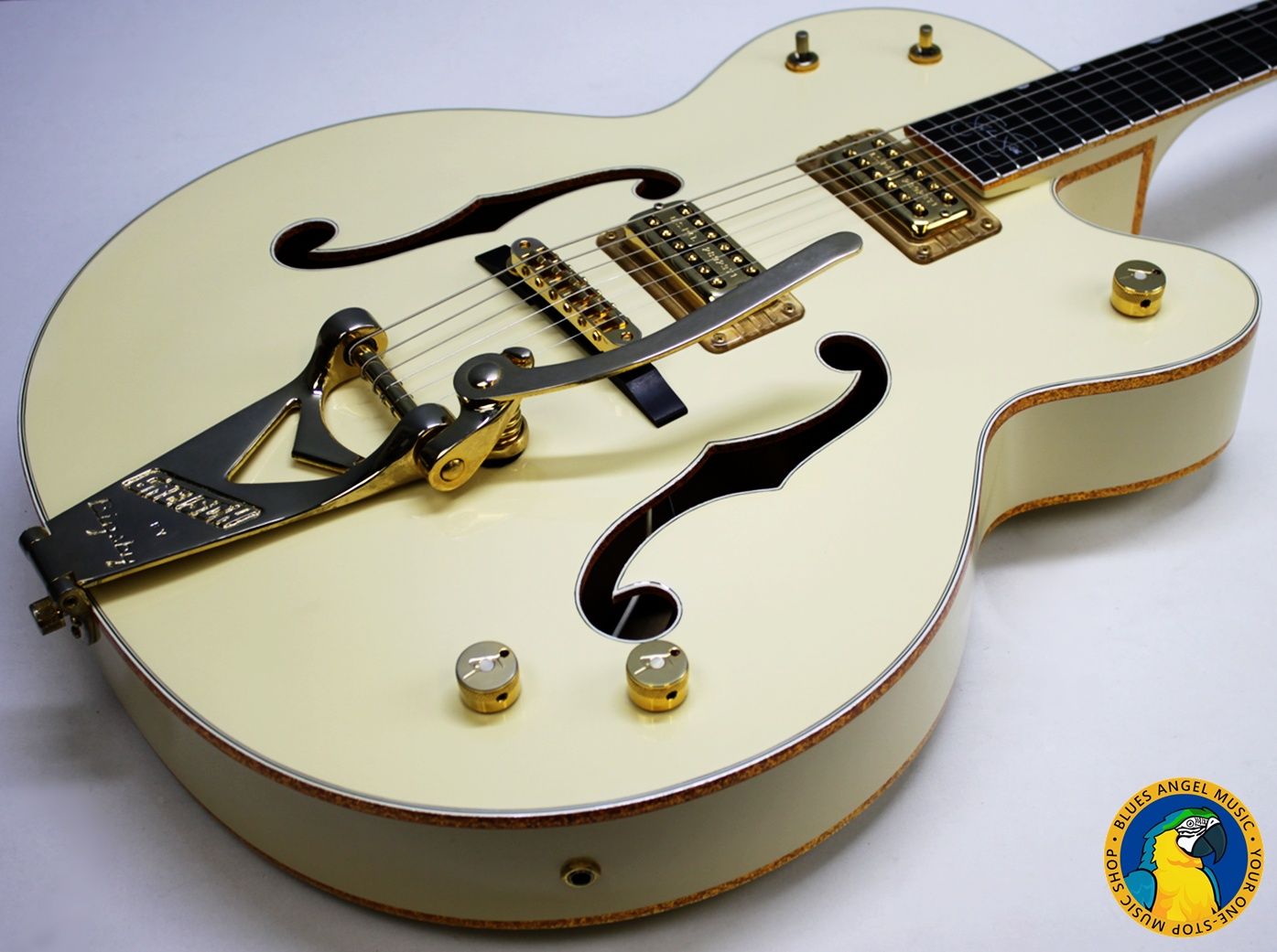 Gretsch Stephen Stills, Gretsch G6136-1958, Gretsch White Falcon, Stephen Stills White Falcon, 2000 Gretsch White Falcon, 2000 Gretsch, Gretsch G6136, White Falcon, Gretsch Falcon, Stephen Stills Signature, Stephen Stills Guitar, Gretsch Signature Guitar, Gretsch Electric Guitar, Gretsch Hollow Body, Hollow Body Guitar, White Hollow Body Guitar, FilterTron Pickups, Gretsch FilterTron, Bigsby Vibrato, Bigsby Guitar, Gold Hardware, White Finish, Vintage Style Gretsch, 1958 White Falcon, 50s Style Gretsch, 2000s Gretsch, Made in Japan Gretsch, MIJ Gretsch, Gretsch Japan, Crosby Stills Nash, CSN, Classic Rock Guitar, Collectible Gretsch