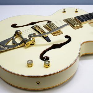 Gretsch Stephen Stills, Gretsch G6136-1958, Gretsch White Falcon, Stephen Stills White Falcon, 2000 Gretsch White Falcon, 2000 Gretsch, Gretsch G6136, White Falcon, Gretsch Falcon, Stephen Stills Signature, Stephen Stills Guitar, Gretsch Signature Guitar, Gretsch Electric Guitar, Gretsch Hollow Body, Hollow Body Guitar, White Hollow Body Guitar, FilterTron Pickups, Gretsch FilterTron, Bigsby Vibrato, Bigsby Guitar, Gold Hardware, White Finish, Vintage Style Gretsch, 1958 White Falcon, 50s Style Gretsch, 2000s Gretsch, Made in Japan Gretsch, MIJ Gretsch, Gretsch Japan, Crosby Stills Nash, CSN, Classic Rock Guitar, Collectible Gretsch
