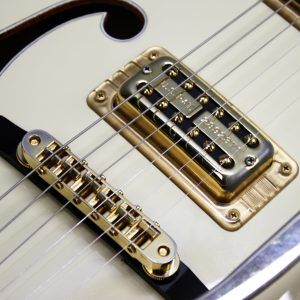 Gretsch Stephen Stills, Gretsch G6136-1958, Gretsch White Falcon, Stephen Stills White Falcon, 2000 Gretsch White Falcon, 2000 Gretsch, Gretsch G6136, White Falcon, Gretsch Falcon, Stephen Stills Signature, Stephen Stills Guitar, Gretsch Signature Guitar, Gretsch Electric Guitar, Gretsch Hollow Body, Hollow Body Guitar, White Hollow Body Guitar, FilterTron Pickups, Gretsch FilterTron, Bigsby Vibrato, Bigsby Guitar, Gold Hardware, White Finish, Vintage Style Gretsch, 1958 White Falcon, 50s Style Gretsch, 2000s Gretsch, Made in Japan Gretsch, MIJ Gretsch, Gretsch Japan, Crosby Stills Nash, CSN, Classic Rock Guitar, Collectible Gretsch