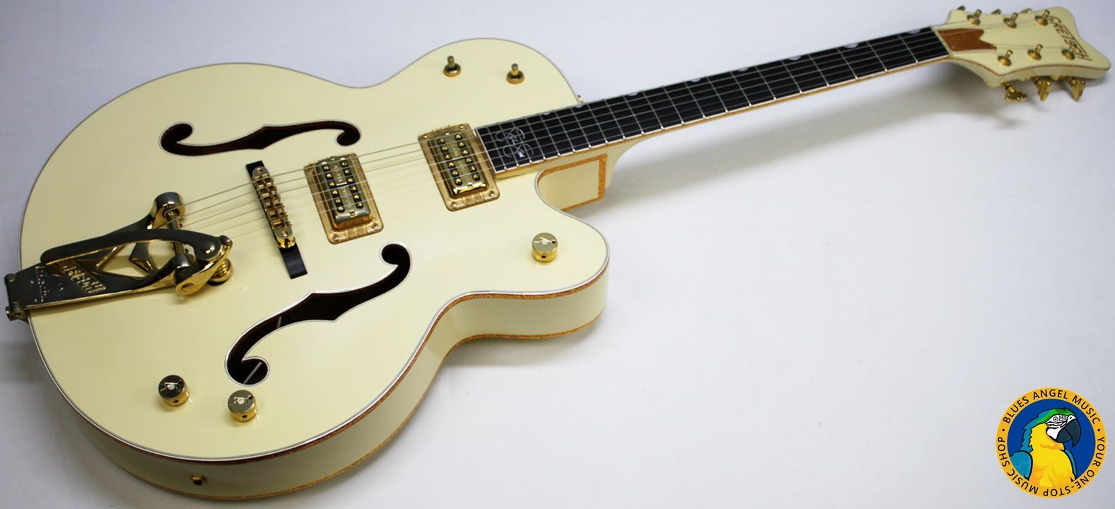 Gretsch Stephen Stills, Gretsch G6136-1958, Gretsch White Falcon, Stephen Stills White Falcon, 2000 Gretsch White Falcon, 2000 Gretsch, Gretsch G6136, White Falcon, Gretsch Falcon, Stephen Stills Signature, Stephen Stills Guitar, Gretsch Signature Guitar, Gretsch Electric Guitar, Gretsch Hollow Body, Hollow Body Guitar, White Hollow Body Guitar, FilterTron Pickups, Gretsch FilterTron, Bigsby Vibrato, Bigsby Guitar, Gold Hardware, White Finish, Vintage Style Gretsch, 1958 White Falcon, 50s Style Gretsch, 2000s Gretsch, Made in Japan Gretsch, MIJ Gretsch, Gretsch Japan, Crosby Stills Nash, CSN, Classic Rock Guitar, Collectible Gretsch