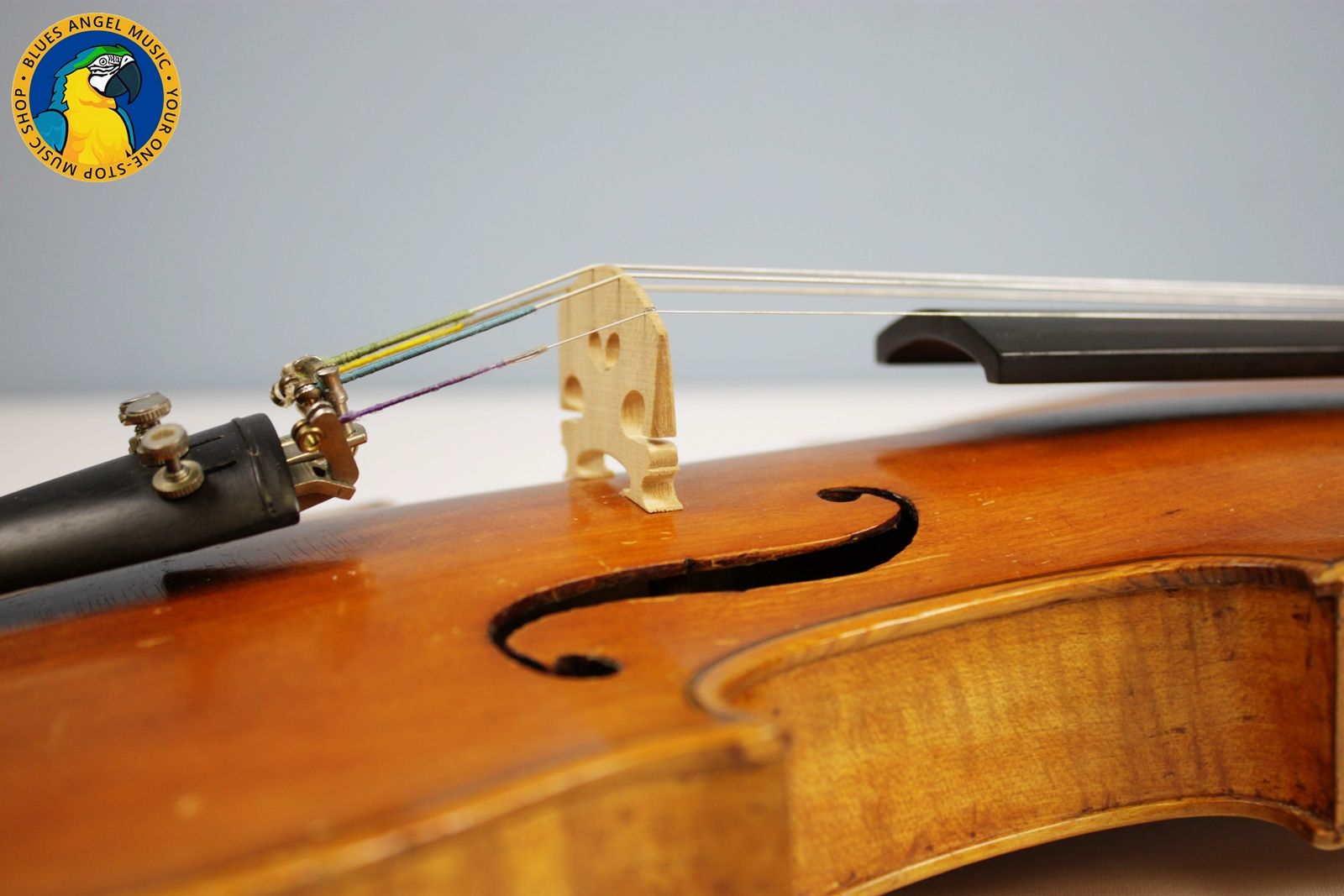 This is a beautiful Polish 4/4 Violin -- including a case & 3 bows. Reading inside the f-hole, we can see that this is a copy of a Franciszek Borowiecki from 1923. Includes Case