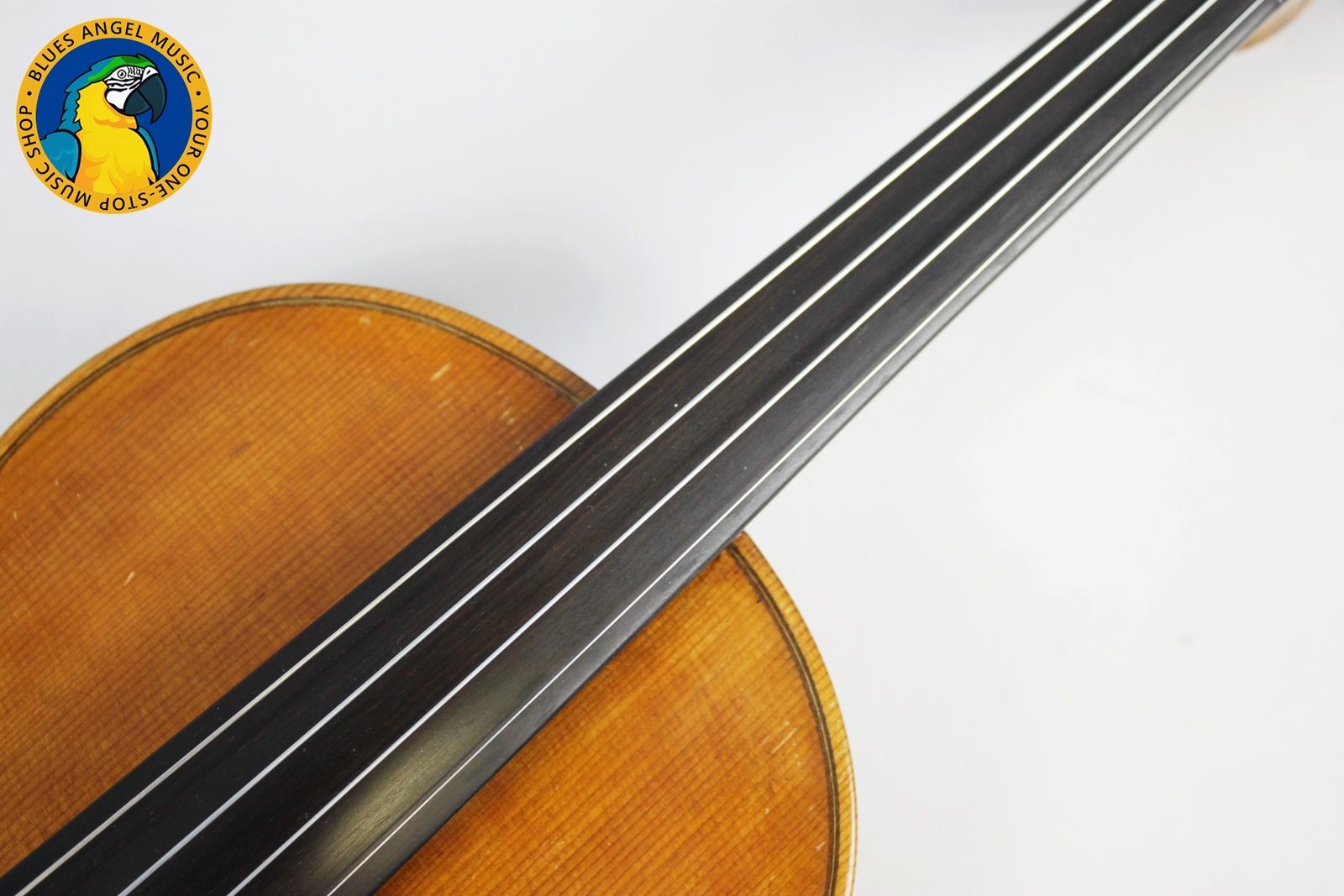 This is a beautiful Polish 4/4 Violin -- including a case & 3 bows. Reading inside the f-hole, we can see that this is a copy of a Franciszek Borowiecki from 1923. Includes Case