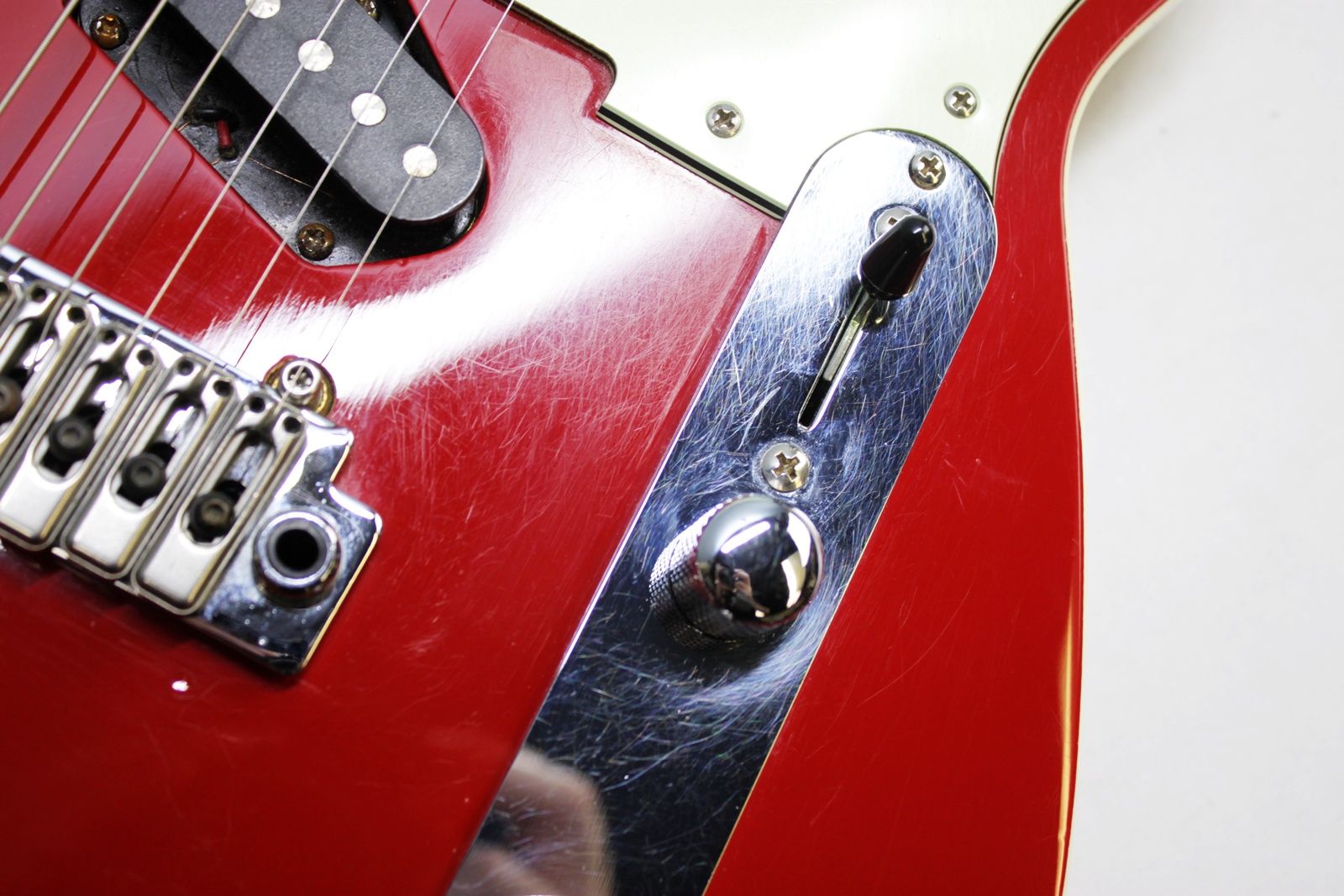 Reverend Six Gun SSS TW, Reverend Six Gun, Reverend Guitars, Six Gun SSS, Six Gun TW, Reverend Electric Guitar, Reverend SSS Guitar, SSS Electric Guitar, Triple Single Coil, Single Coil Guitar, Korina Body Guitar, Korina Electric Guitar, Reverend Pickups, Bass Contour Control, Reverend Bass Contour, Wilkinson Tremolo, Tremolo Guitar, Reverend Locking Tuners, Bolt On Guitar, 25.5 Scale Guitar, 22 Fret Guitar, S Style Guitar, Strat Style Guitar, Offset Electric Guitar, Versatile Electric Guitar, Blues Guitar, Rock Guitar, Indie Guitar, Alternative Rock Guitar, Reverend Six Gun Electric Guitar