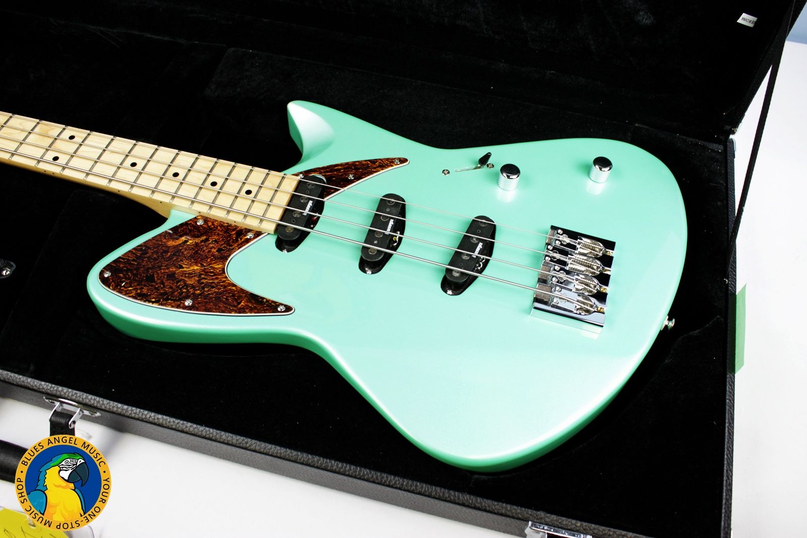 Retronix R-800B, Retronix R800B, Retronix Bass, 2013 Retronix, Seafoam Green Bass, Seafoam Green, Electric Bass, Vintage Style Bass, Retro Bass, 4 String Bass, Maple Neck, Maple Fretboard, Passive Pickups, Triple Pickup Bass, 3 Pickup Bass, Solid Body Bass, Original Case, Bass Guitar, Used Bass, Rare Bass, Retronix Guitar