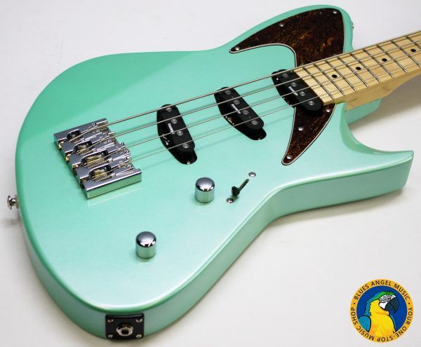 Retronix R-800B, Retronix R800B, Retronix Bass, 2013 Retronix, Seafoam Green Bass, Seafoam Green, Electric Bass, Vintage Style Bass, Retro Bass, 4 String Bass, Maple Neck, Maple Fretboard, Passive Pickups, Triple Pickup Bass, 3 Pickup Bass, Solid Body Bass, Original Case, Bass Guitar, Used Bass, Rare Bass, Retronix Guitar