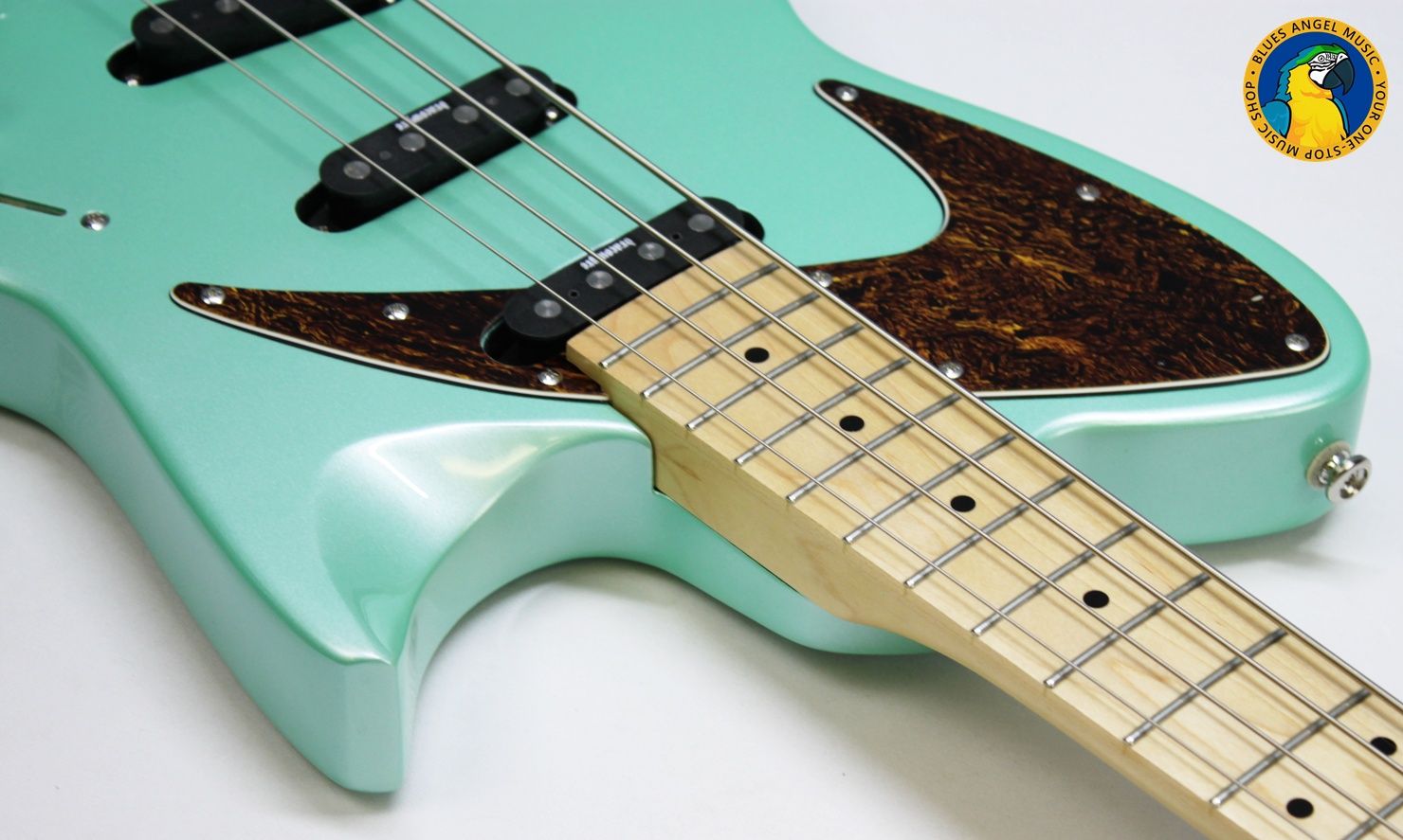 Retronix R-800B, Retronix R800B, Retronix Bass, 2013 Retronix, Seafoam Green Bass, Seafoam Green, Electric Bass, Vintage Style Bass, Retro Bass, 4 String Bass, Maple Neck, Maple Fretboard, Passive Pickups, Triple Pickup Bass, 3 Pickup Bass, Solid Body Bass, Original Case, Bass Guitar, Used Bass, Rare Bass, Retronix Guitar